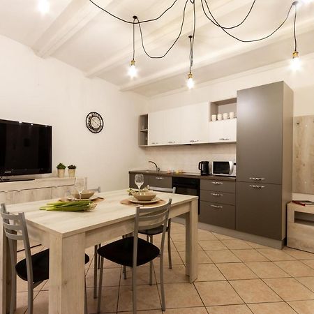 Suite Garibaldi - Smart Holiday Mantova Esterno foto