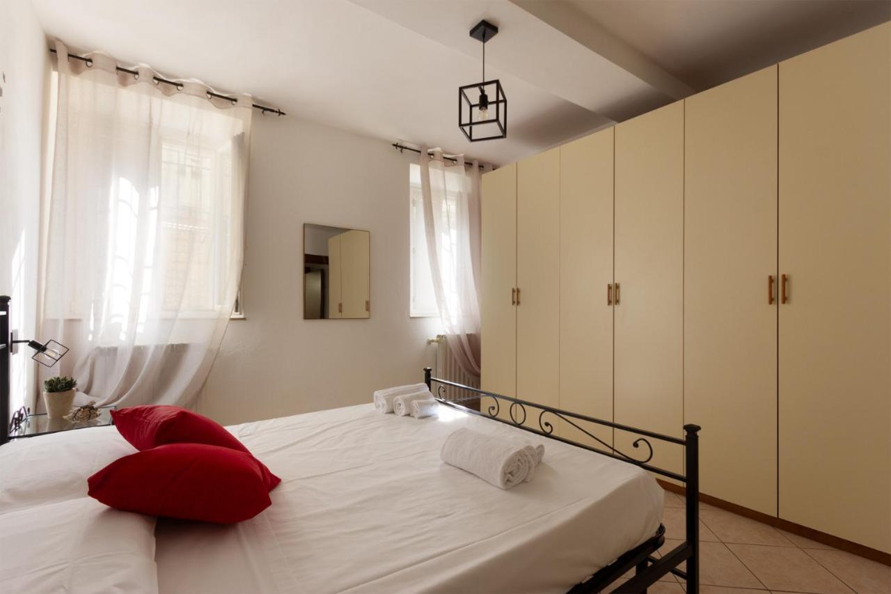 Suite Garibaldi - Smart Holiday Mantova Esterno foto