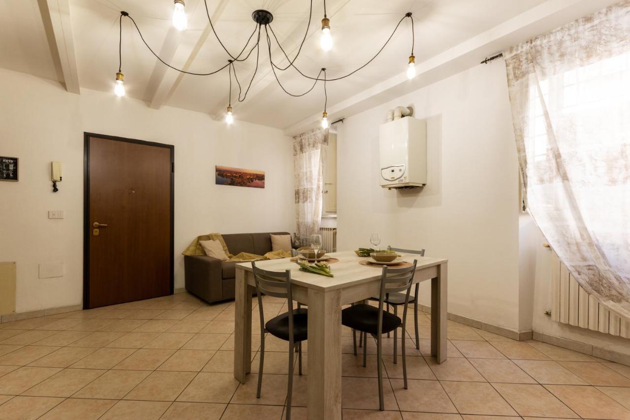 Suite Garibaldi - Smart Holiday Mantova Esterno foto