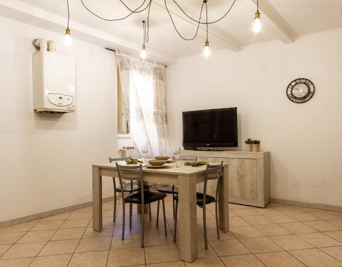 Suite Garibaldi - Smart Holiday Mantova Esterno foto